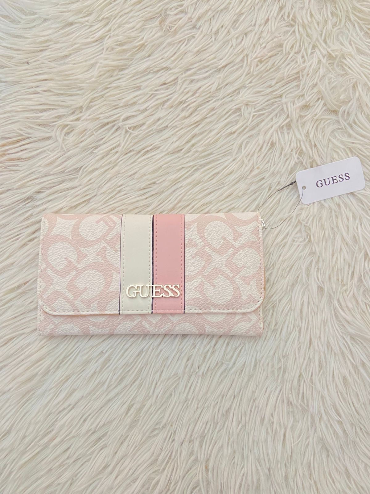 Monedero/ Cartera GUESS original, rosado claro con blanco y letras G de estampado.