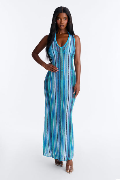 Biquini de 3 piezas en tonos azules lazos ajustables y cover up de vestido.