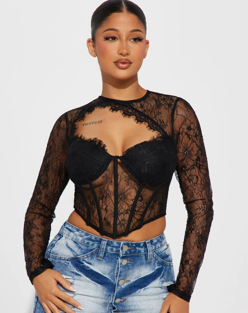 Top Fashion Nova original negro en encaje, estilo corset.