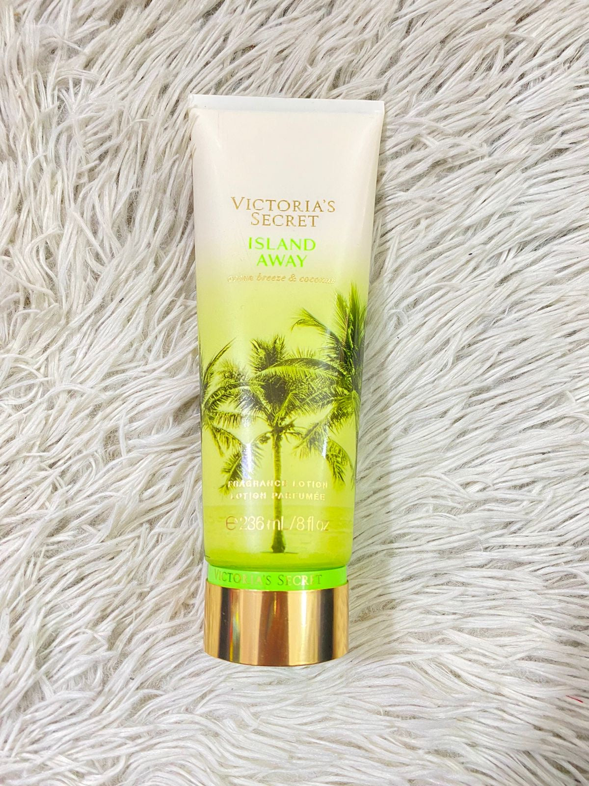 Crema Victoria’s Secret original ISLAND AWAY OCEAN BREEZE & COCONUT.