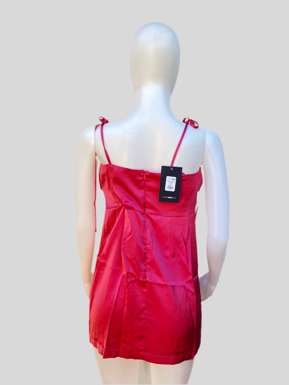 Vestido Fashion Nova original rosado en satin.