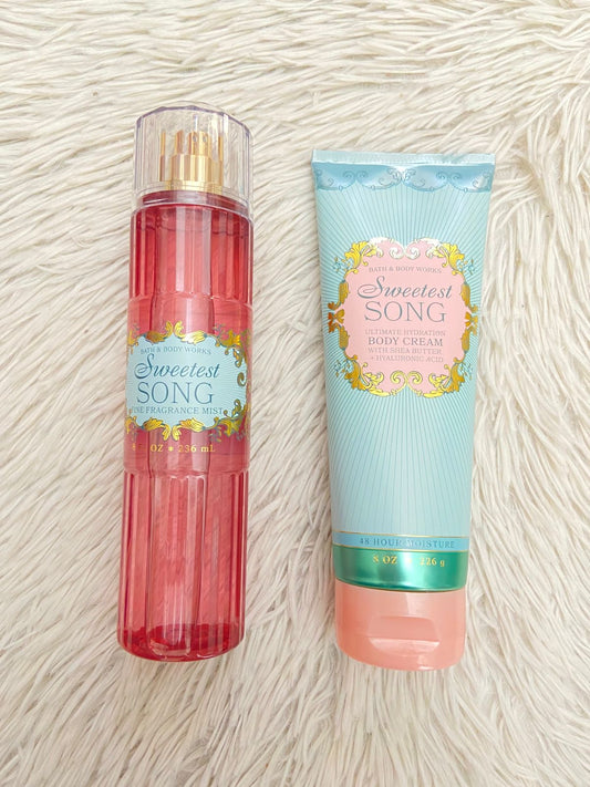 Set Bath & Body works original, SWEETEST SONG, azul turquesa con rosado, crema y colonia.
