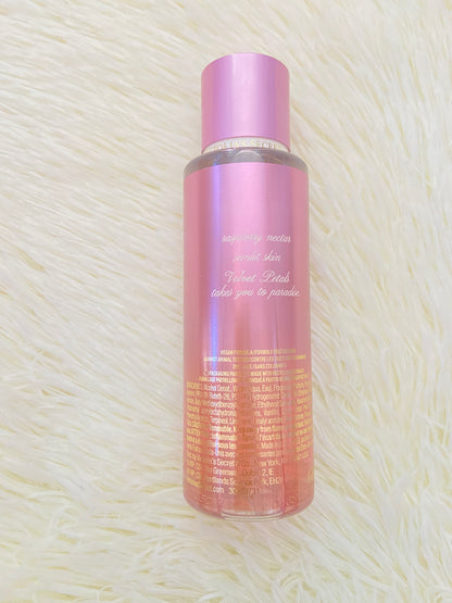 Colonia Victoria’s Secret original, VELVET PETALS VACATION, naranja con rosado.