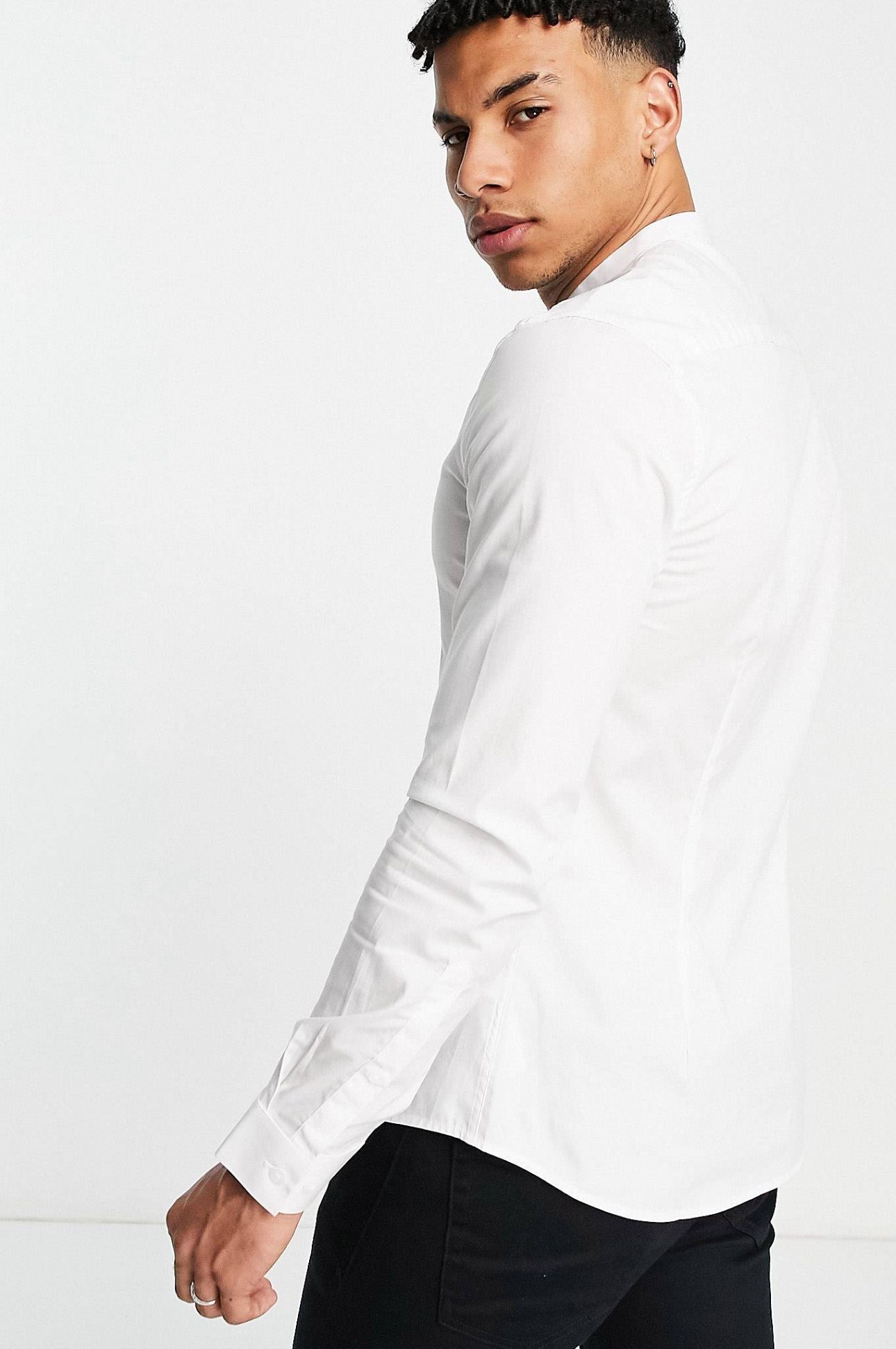 Camisa Asos Design original, color blanco hueso.