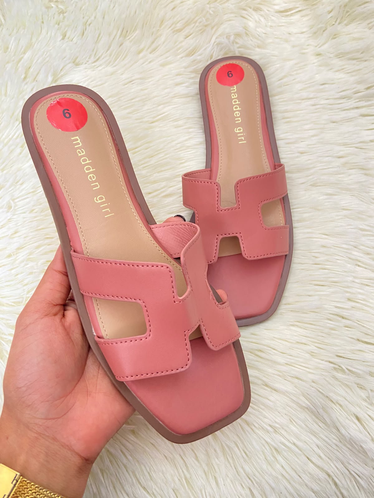 Sandalias MADDEN GIRL original, color rosado zapote ( mauve ) con marron, estilo clásico.