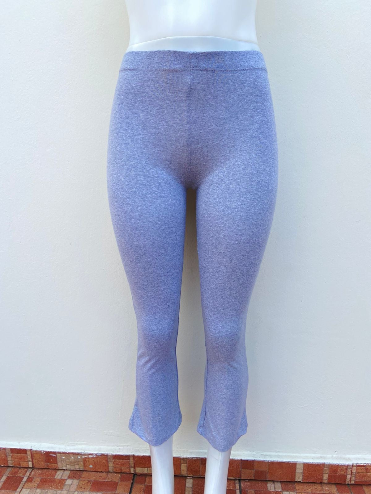 Legging, licra SWEET BUTTERFLY original, Gris claro liso, campana.