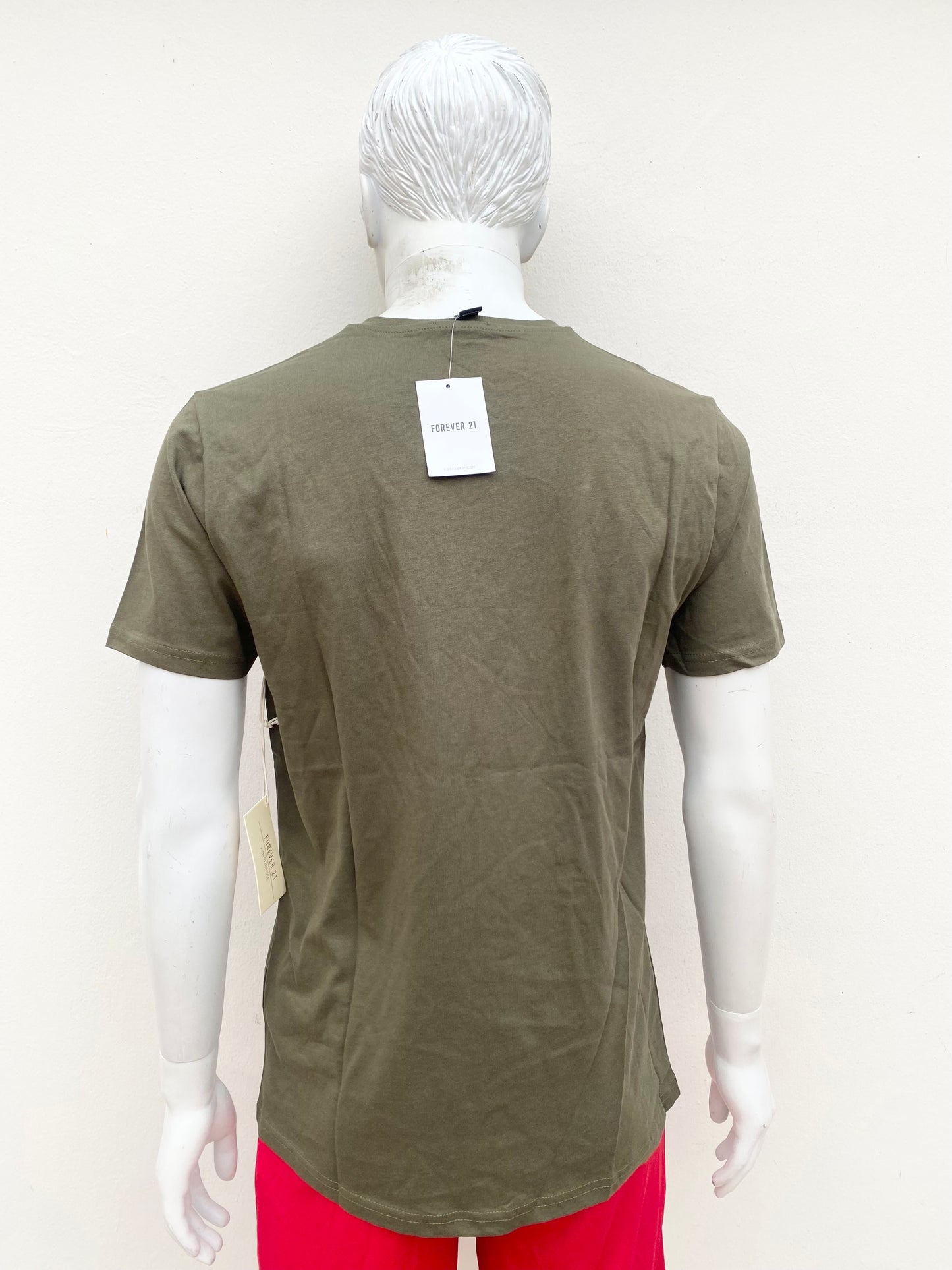 T-shirt Forever 21 original, Verde olivo cuello V (Olive) esencial.