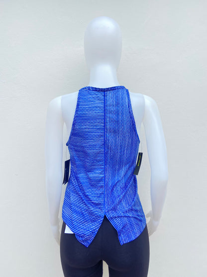 Franela deportiva mujer NIKE original azul marino con líneas blancas y logotipo de la marca en blanco.
