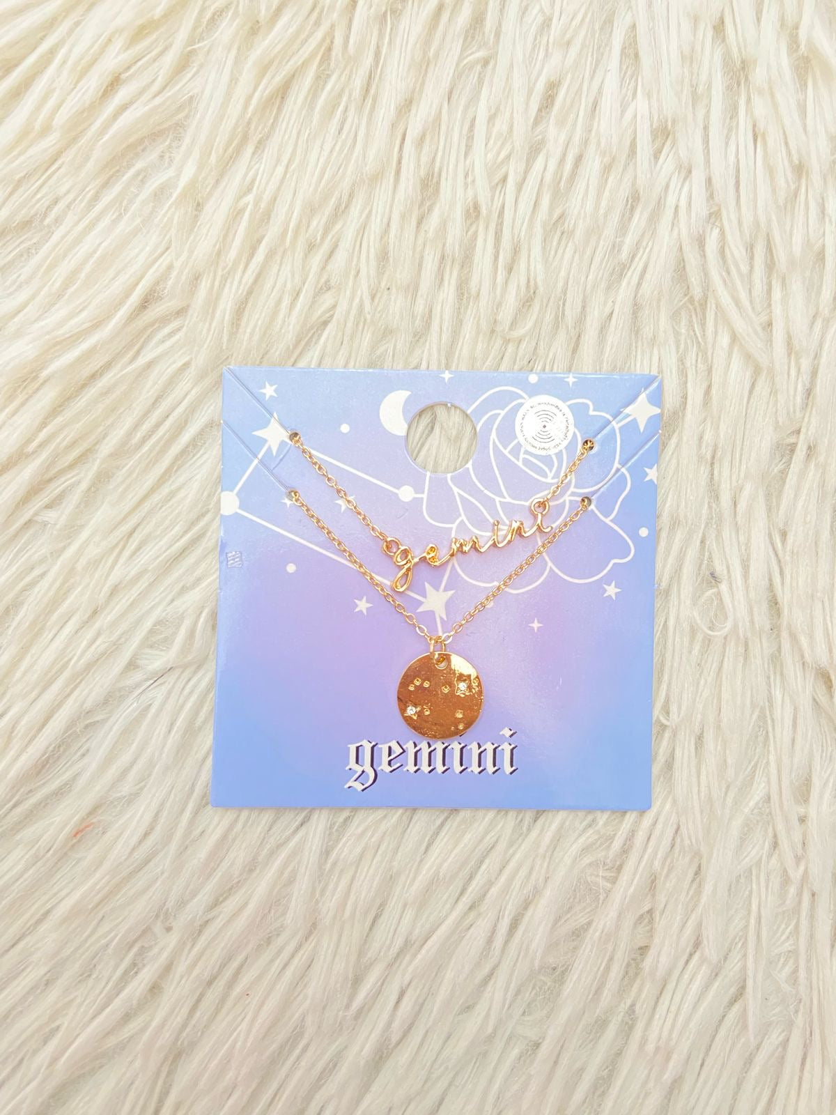 Cadena FOREVER 21 Original de dos piezas una con el nombre del singo GEMINIS y otra con una medalla