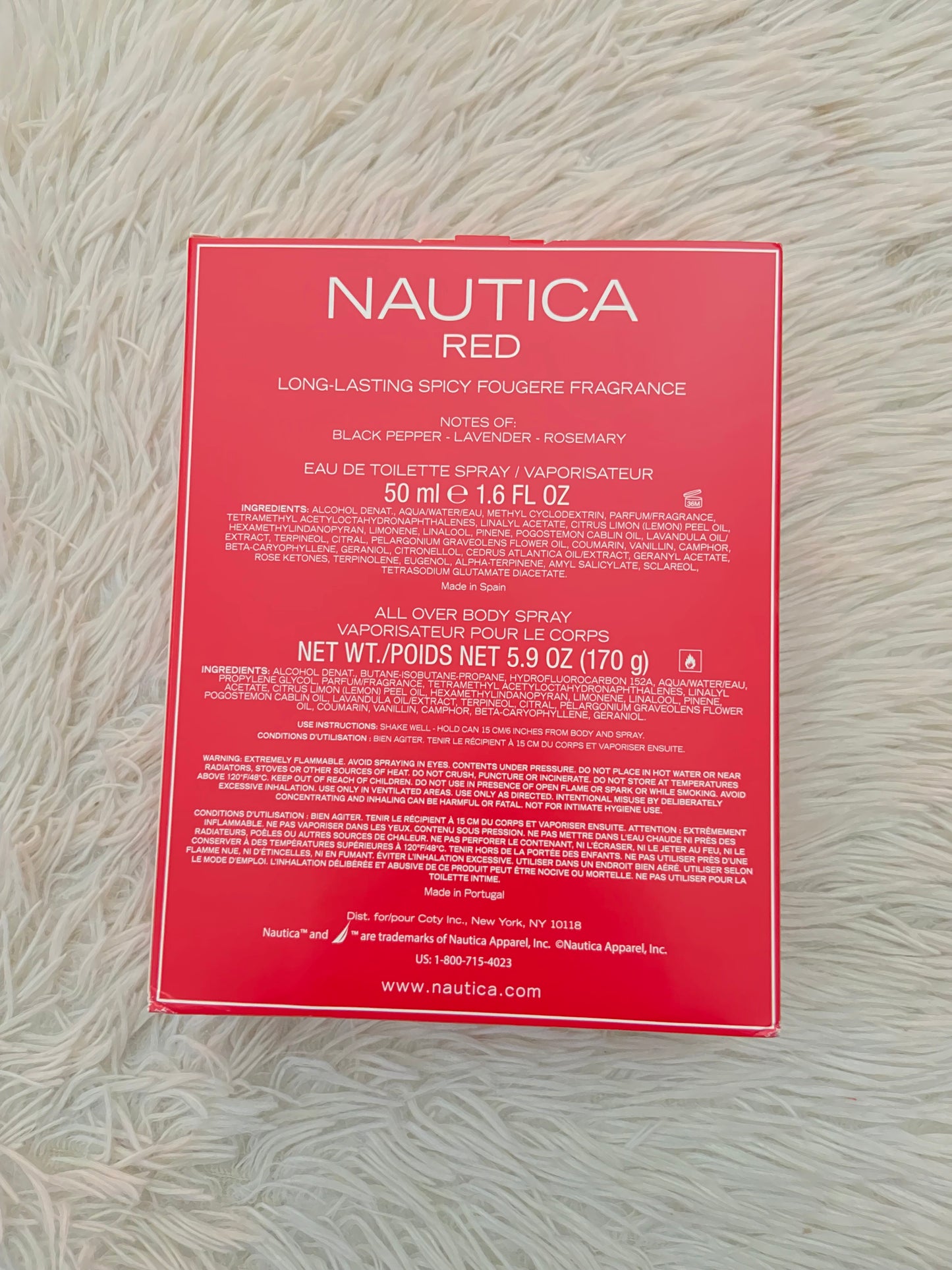 Set NAUTICA RED original, con desodorante y perfume en color rojo y plateado.
