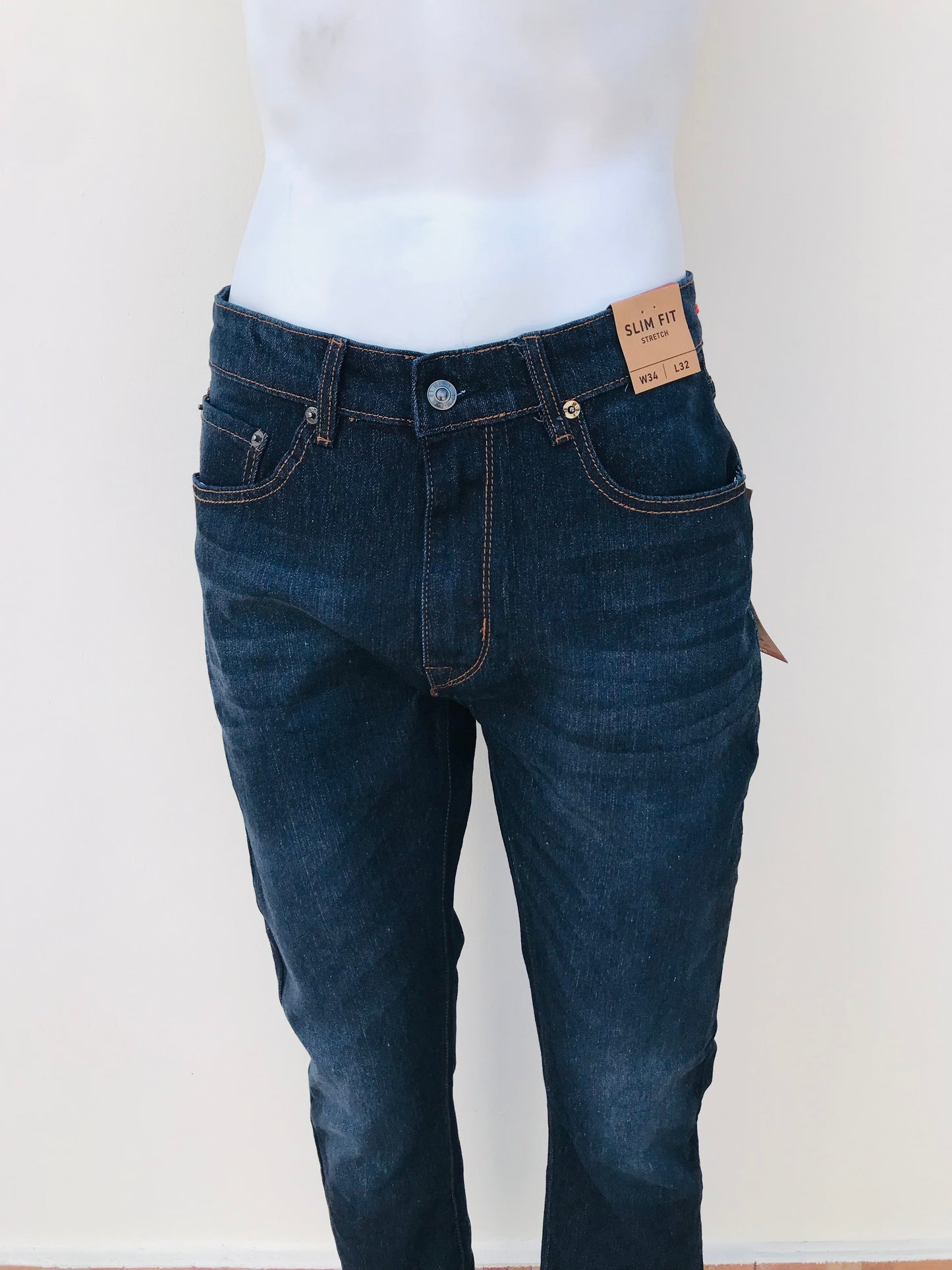 Pantalón jeans M B X original, azul marino oscuro liso.