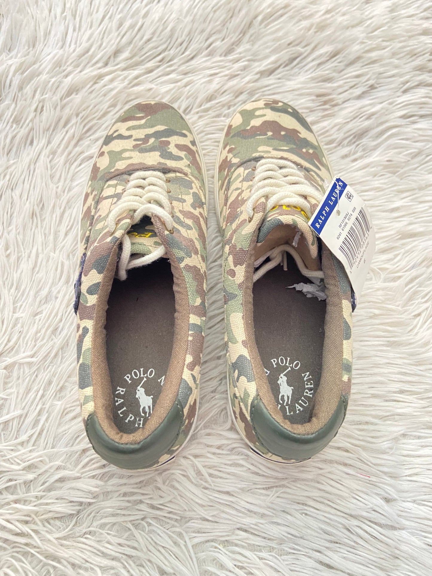 Tenis POLO RALPH LAUREN original verde camuflaje y logotipo P en azul marino.