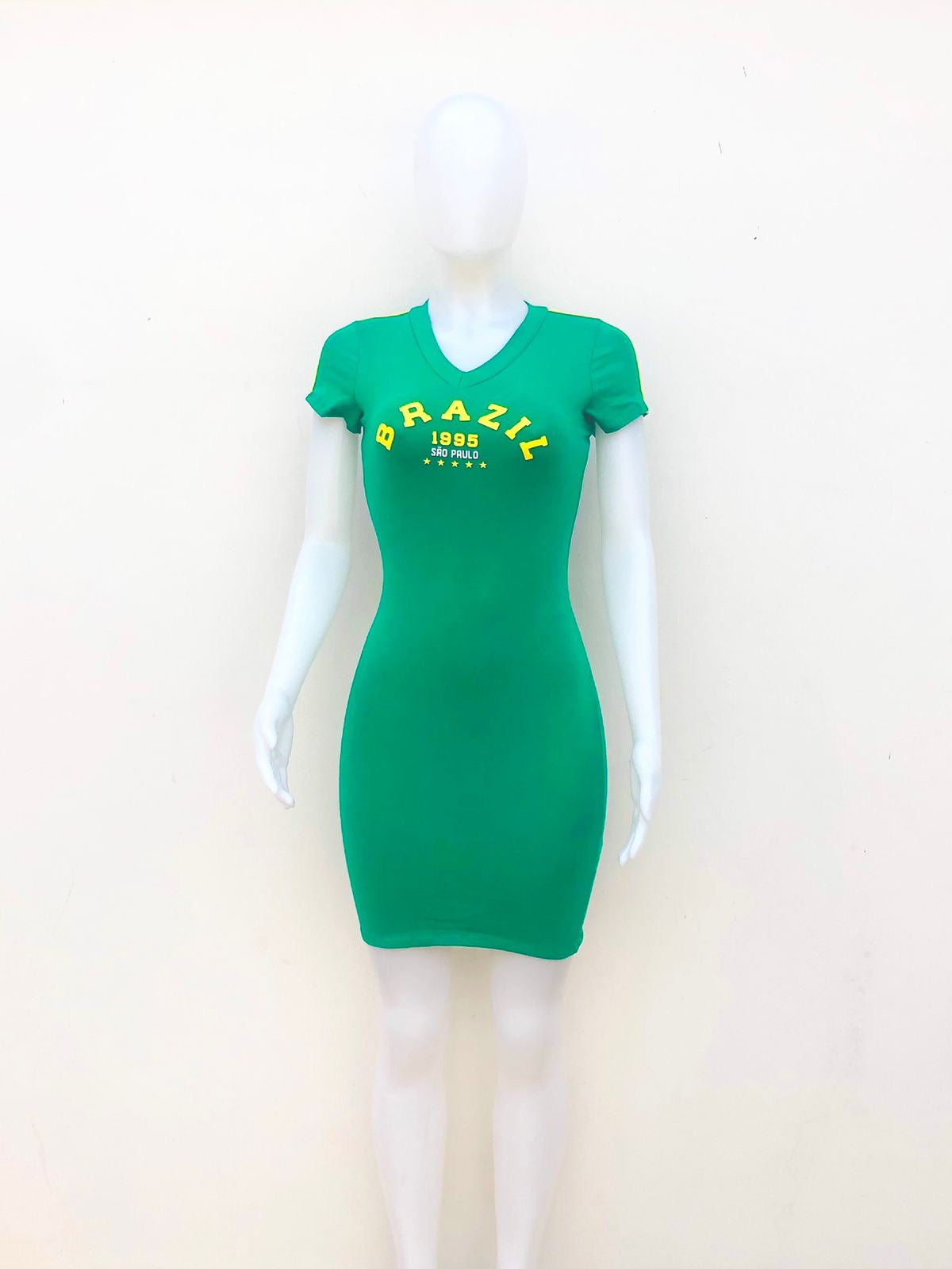 Vestido, verde con letras en color amarillo BRAZIL.