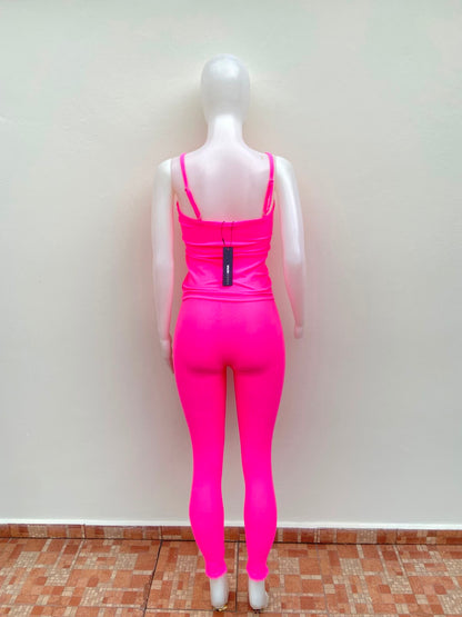 Conjunto en color rosado liso, franela y legging.