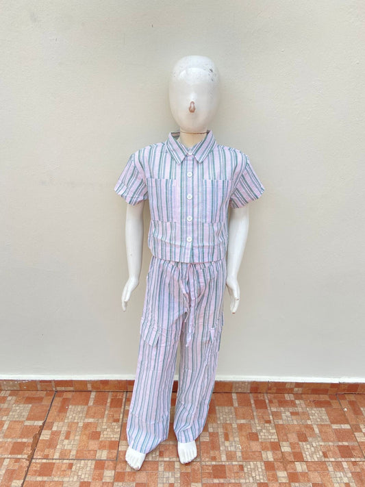 Conjunto GIRLS original rosado con rayas en color verde.