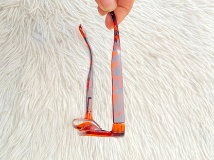 Lentes diseñados con protección UV 100-400 para proteger tu visión. Marron y animal print, micas claras.