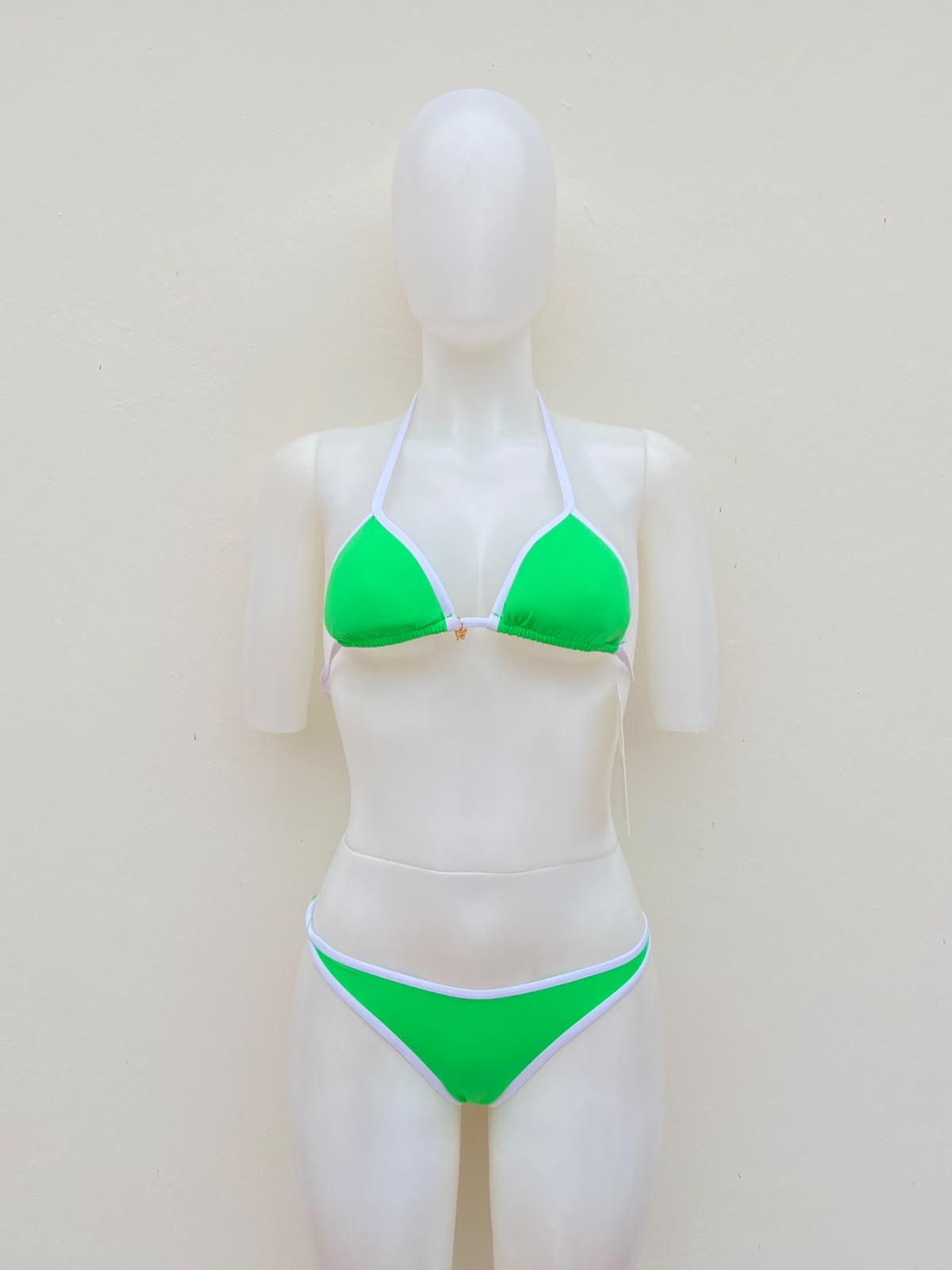 Biquini BM MYKONOS BLUE original, verde con con blanco y colgantes de mariposas.