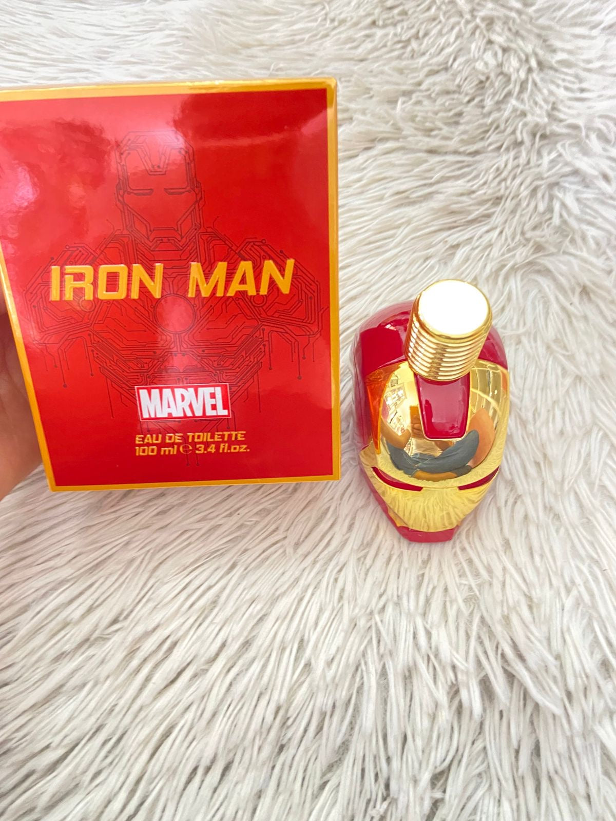 Perfume MARVEL X IRON MAN original rojo con dorado.