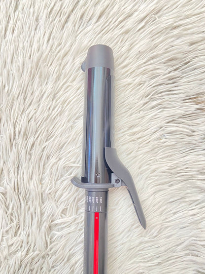 Tenaza REVLON Original.  Ondas sueltas y perfectas en minutos
🔥 Hasta 430°F con calor uniforme para un styling rápido y duradero