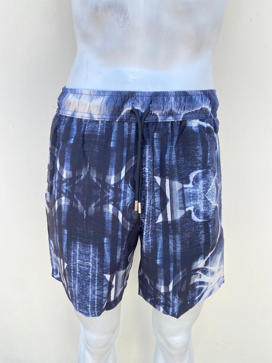 Bañador/ Baggy, negro con detalles en color azul marino y blanco.