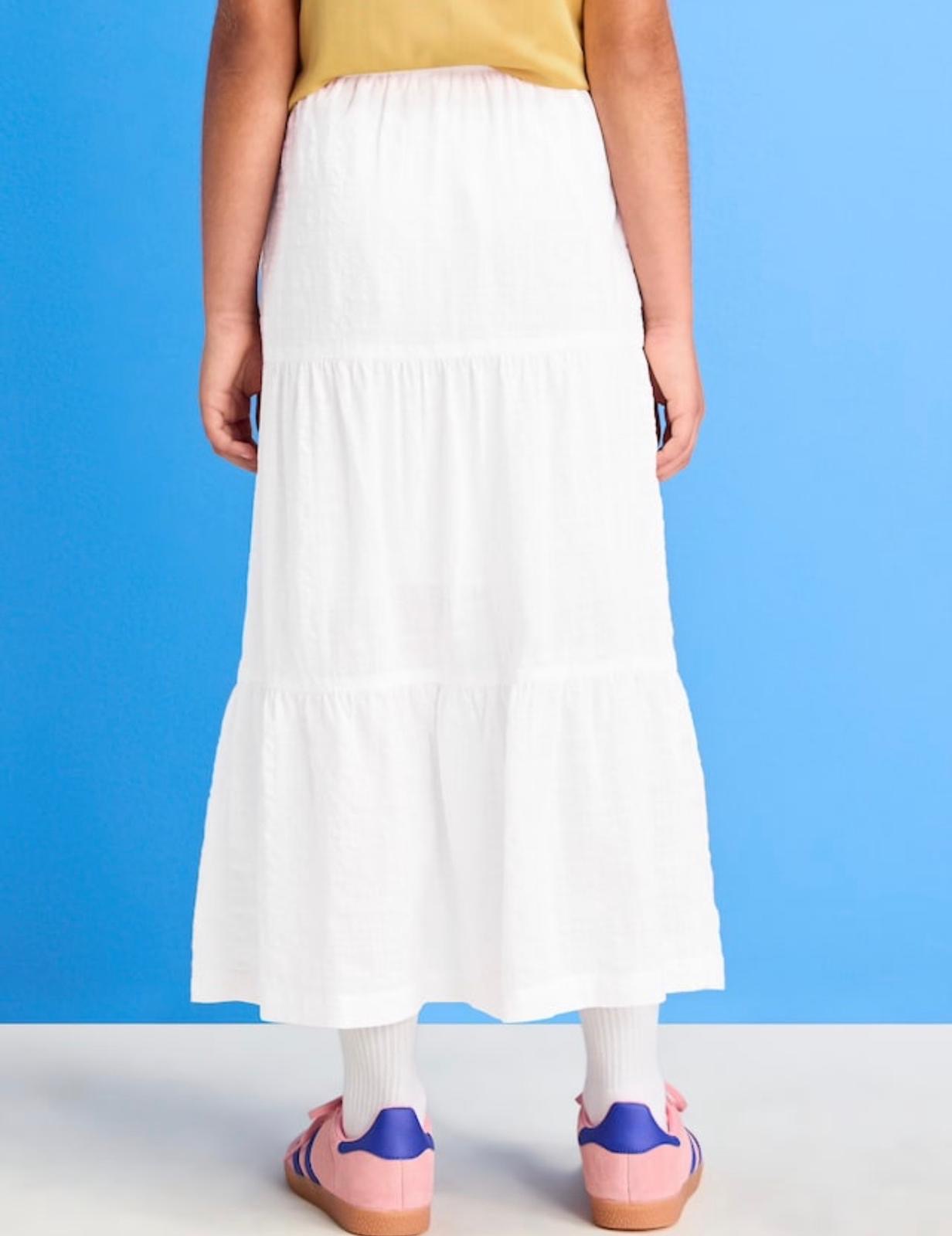 Falda OLD NAVY Original, en color blanco lisa con lazo ajustable al frente.