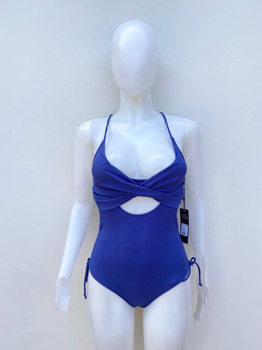 Biquini, azul navy con abierto en frente, lazos cruzados y lazos ajustables en los lados, una pieza.