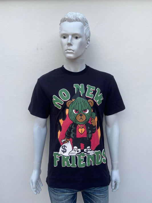 T-shirt negro con estampado de un oso ladron y letra al rededor en color verde NO NEW FRIENDS