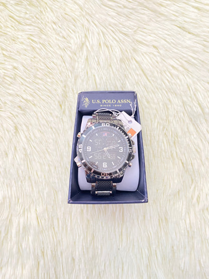 Reloj U.S POLO ASSN. Original , gris con negro y detalles en color plateado.