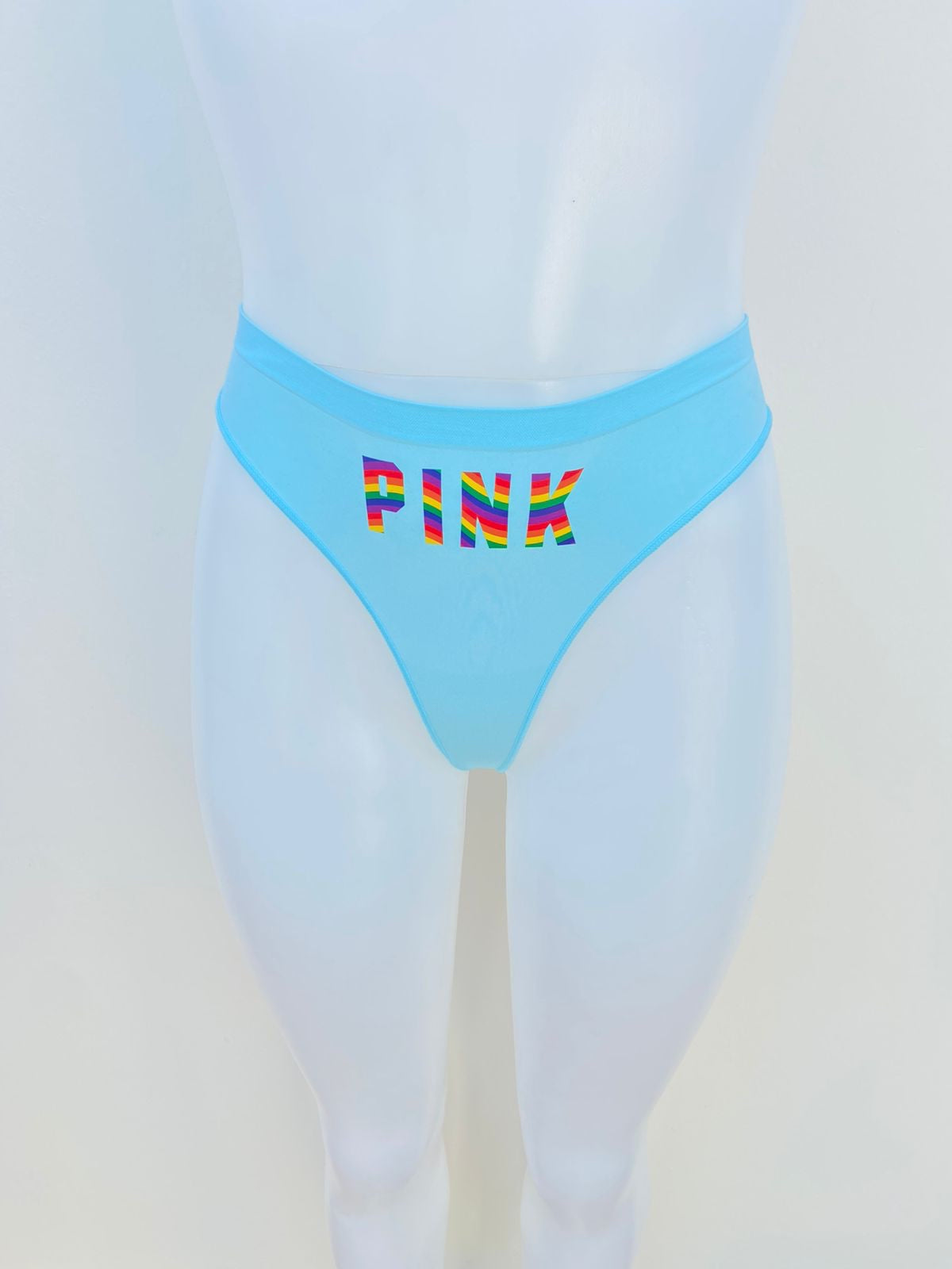 Panti PINK Victoria’s Secret original, azul claro con letras PINK de colores.