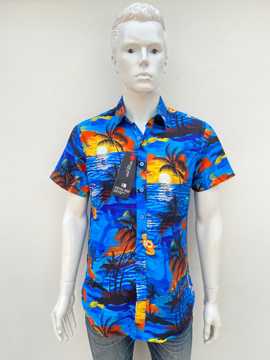 Camisa VERTICAL SPORT original, azul con estampado del atardecer y palmeras.