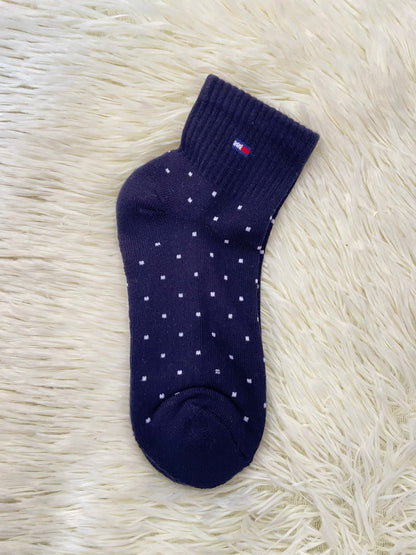 Medias TOMMY HILFIGER original, azul mwrino oscuro con lunares blanco.