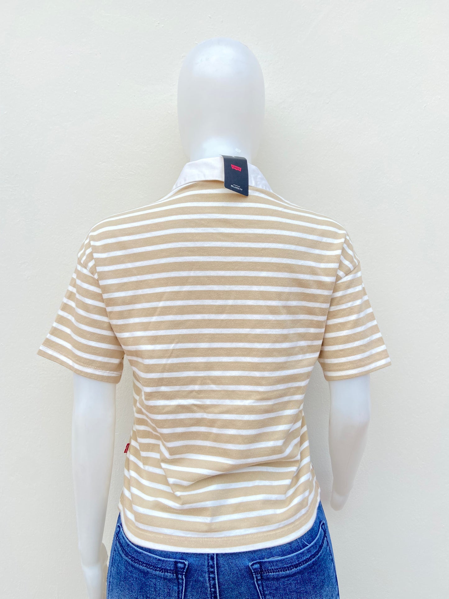 Polocher/ Top Levi’s original crema con rayas en color blanco.