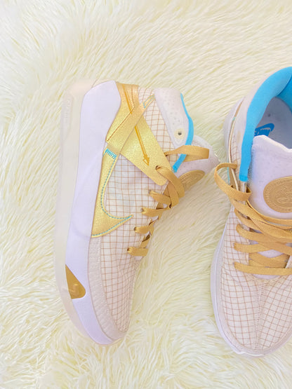 Tenis NIKE original blanco con dorado y azul y detalles de cuadros, altos.