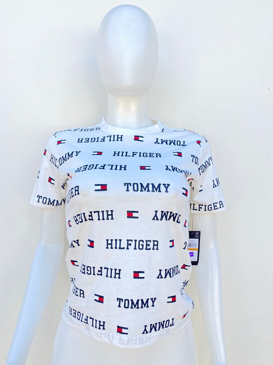 T-shirt Tommy Hilfiger original, blanco con estampado de la marca TOMMY en azul.