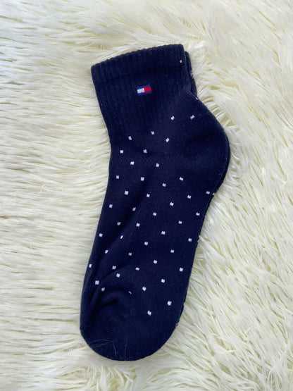 Medias TOMMY HILFIGER original, azul mwrino oscuro con lunares blanco.