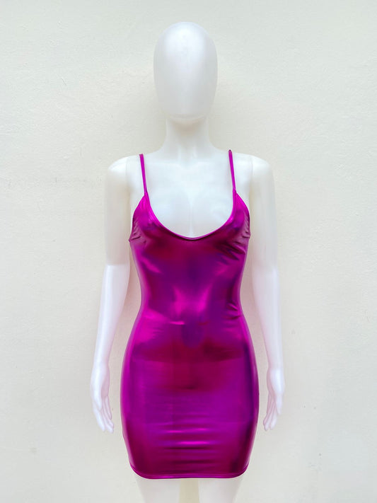 Vestido Fashion Nova original rosado (morado)metálico en leader.