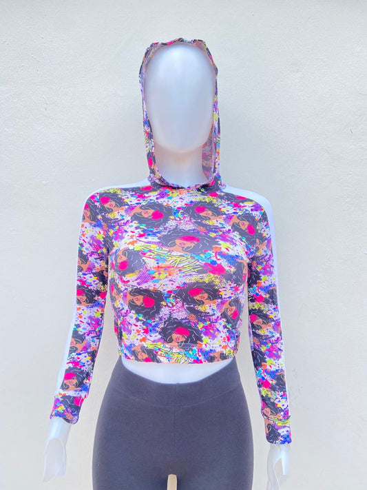 Abrigo/ Top GIRLS original negro con estampado de muñecas y raya blanca al lado.