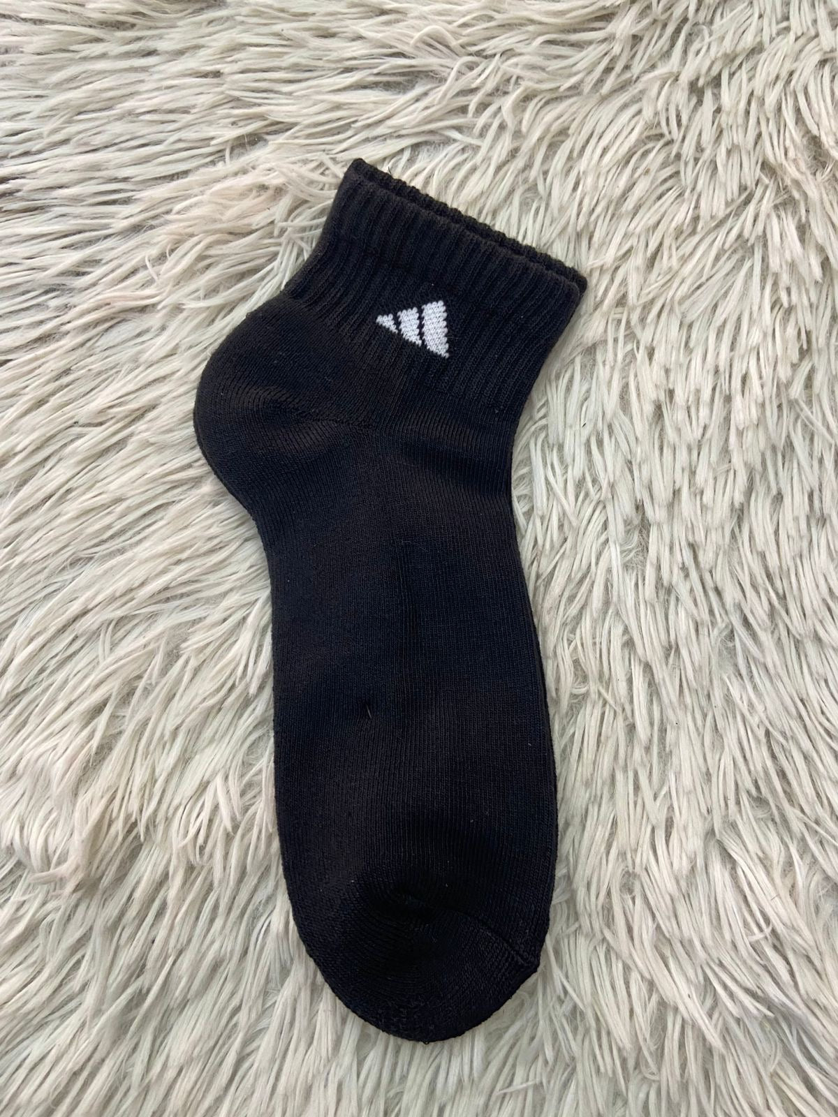 Medias ADIDAS original, negra lisa con logotipo en blanco.