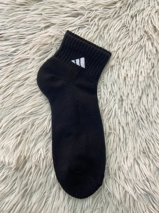 Medias ADIDAS original, negra lisa con logotipo en blanco.