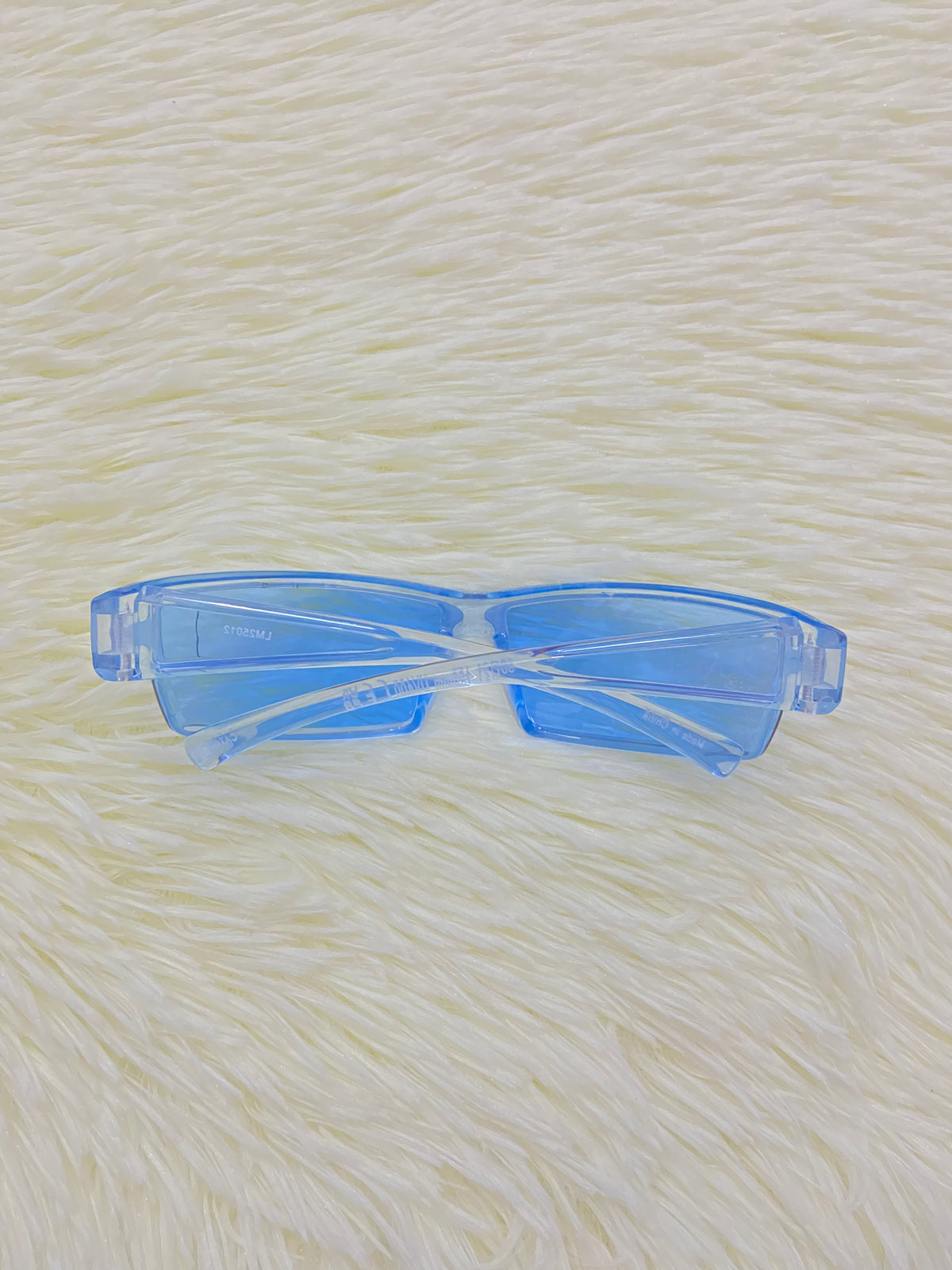 Lentes, azul claro ( transparente) con protección UV 400.