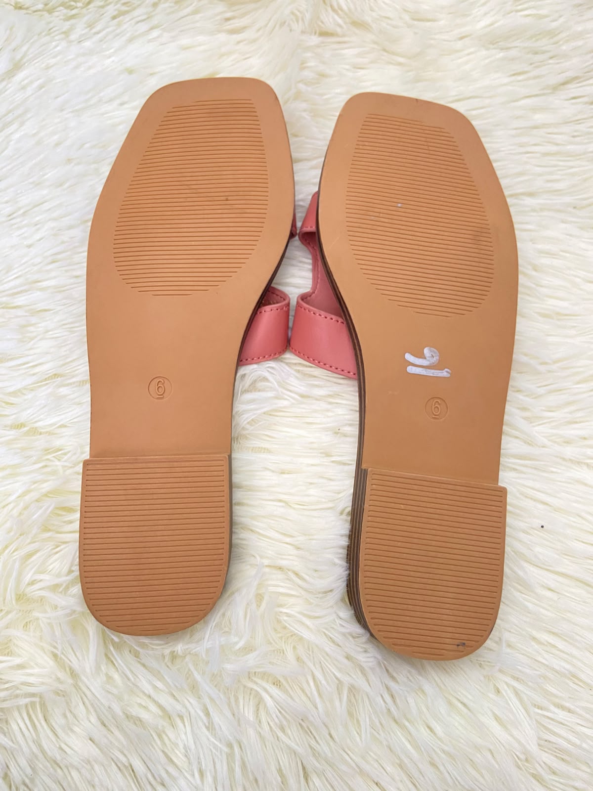 Sandalias MADDEN GIRL original, color rosado zapote ( mauve ) con marron, estilo clásico.