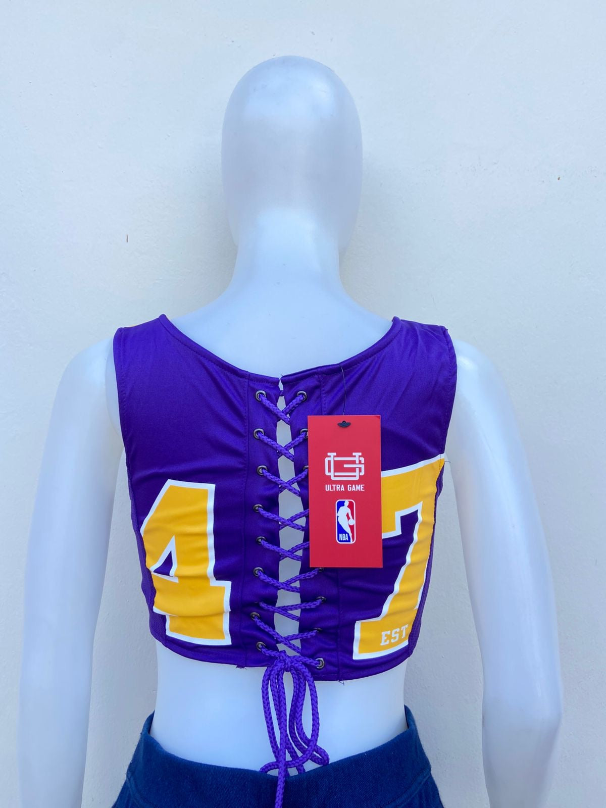 Top NBA original, morado con amarillo y letras LAKERS.