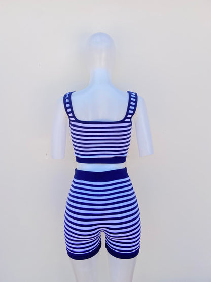 Conjunto FCT original, azul marino con rayas en color blanco.