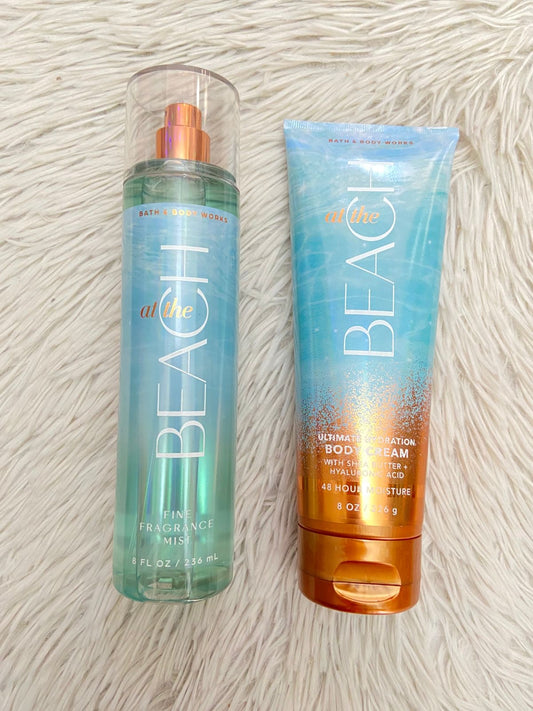 Set Bath & Body works original, AT THE BEACH, azul con dorado, crema y colonia.