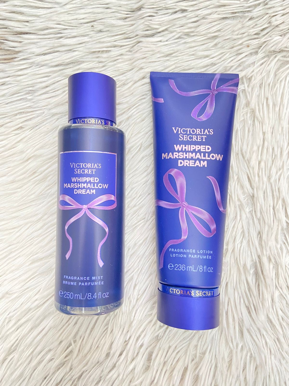 Set Victoria’s Secret original, WHIPPED MARSHMALLOW DREAM, azul marino, de colonia y crema.