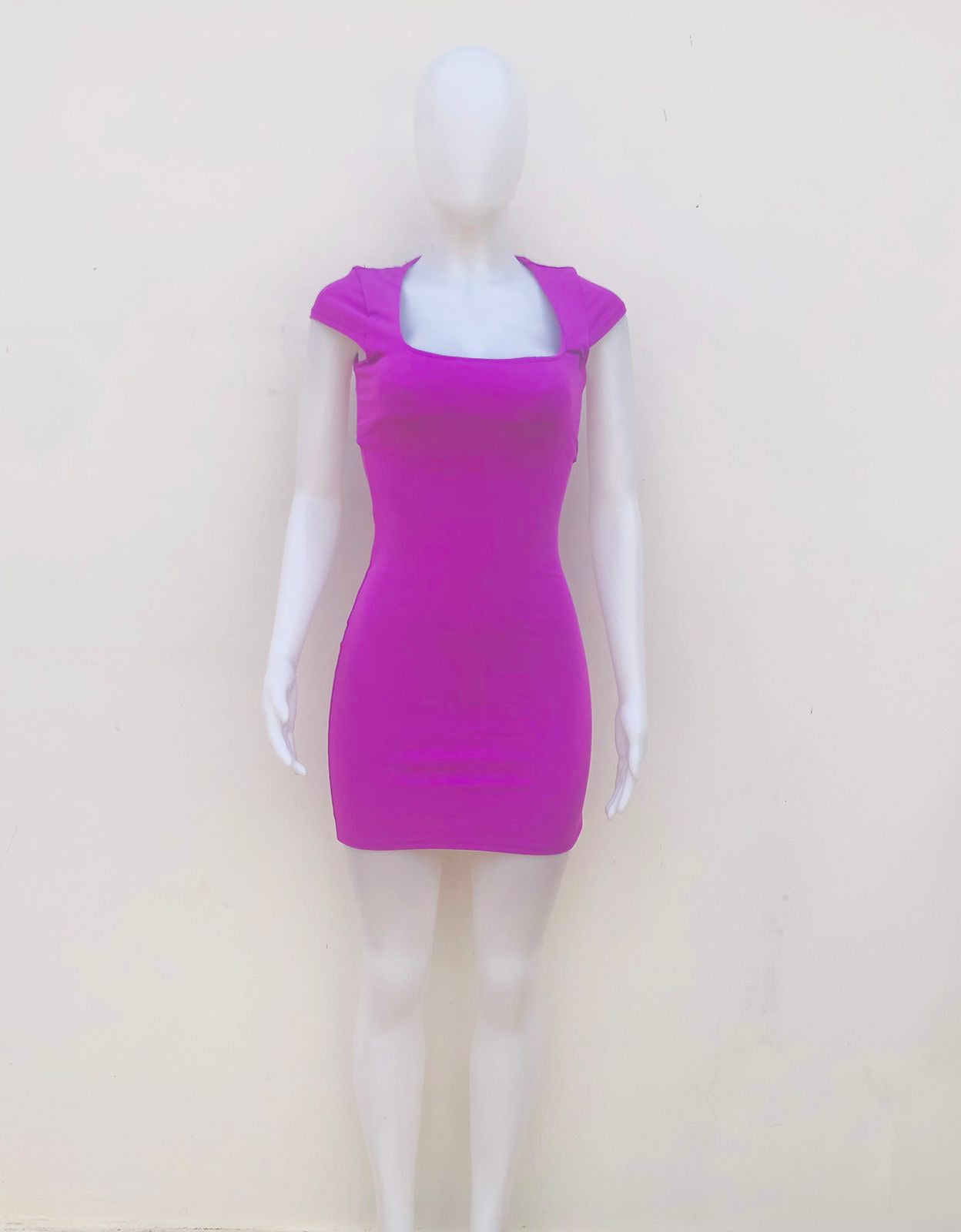 Vestido HEART & HIPS original morado liso.