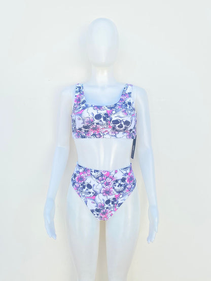 Biquini, de dos piezas  blanco con estampado calaveras y flores