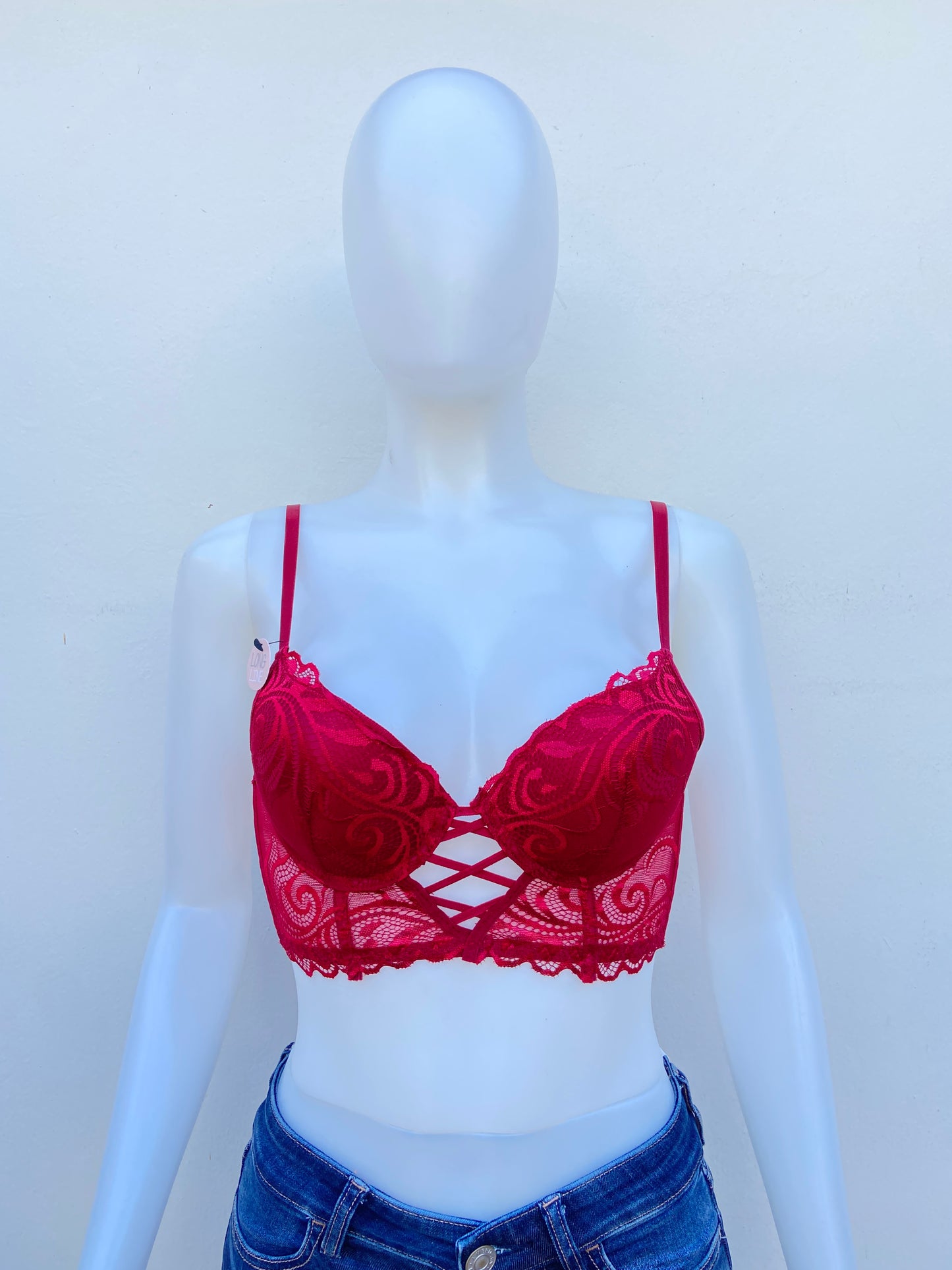 Bra Long Line original rojo, en encaje y abierto en frente.