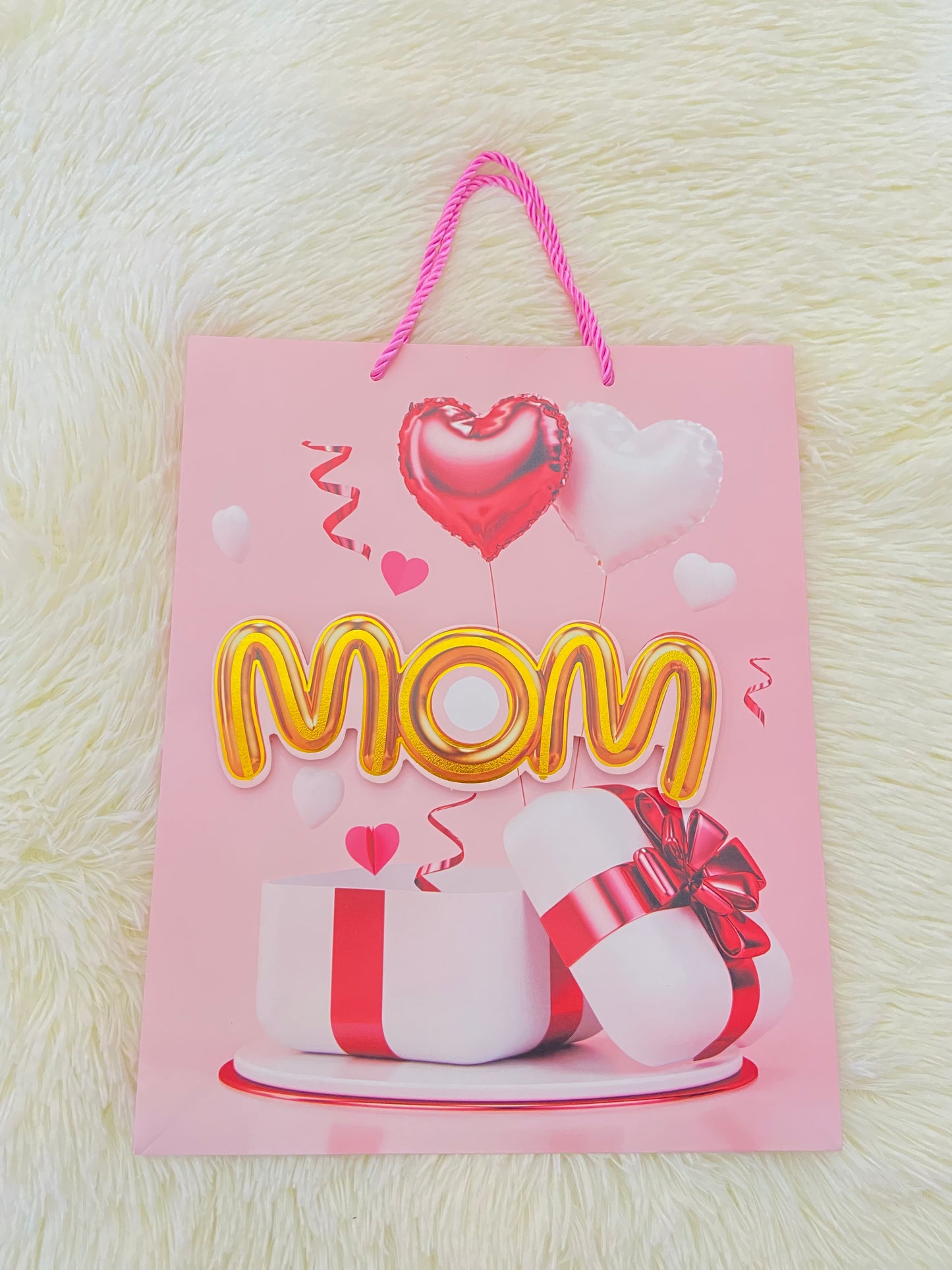 Shopping, rosado con letras MOM en dorado y regalo con cinta roja, MEDIANO.