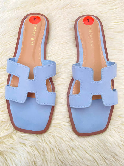 Sandalias MADDEN GIRL original, azul claro con marron, estilo clásico.